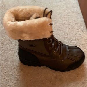 New snow boots just don’t have the tags on them.